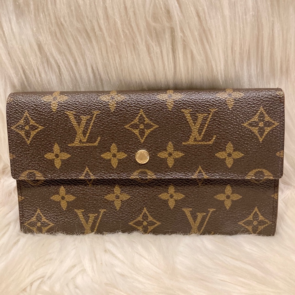 Authentic Louis Vuitton Wallet #2.3g  TS 0120